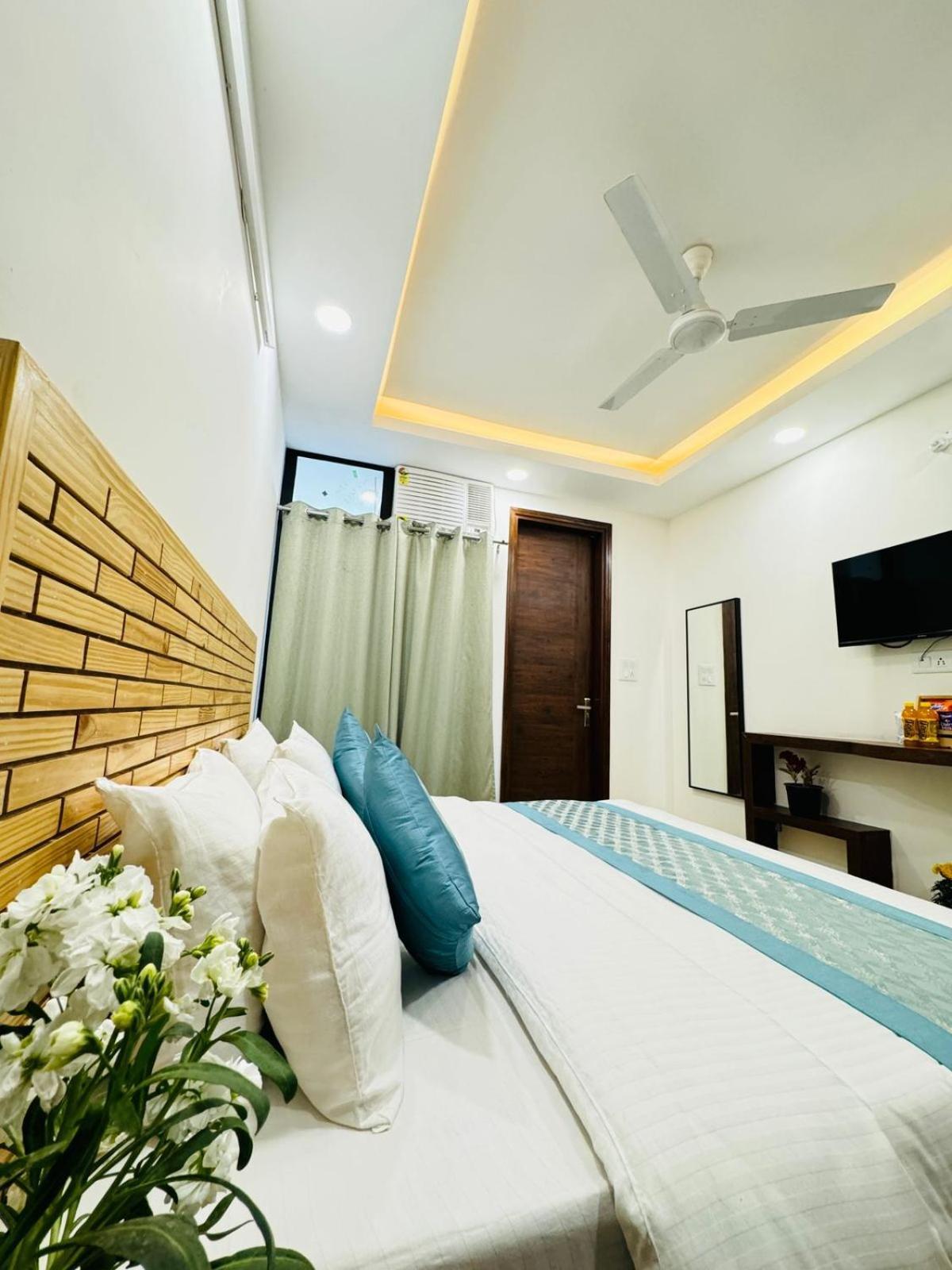 Hotel Ashram View Just 10 Minute Away Form Nizamuddin Railway Station New Delhi Eksteriør billede