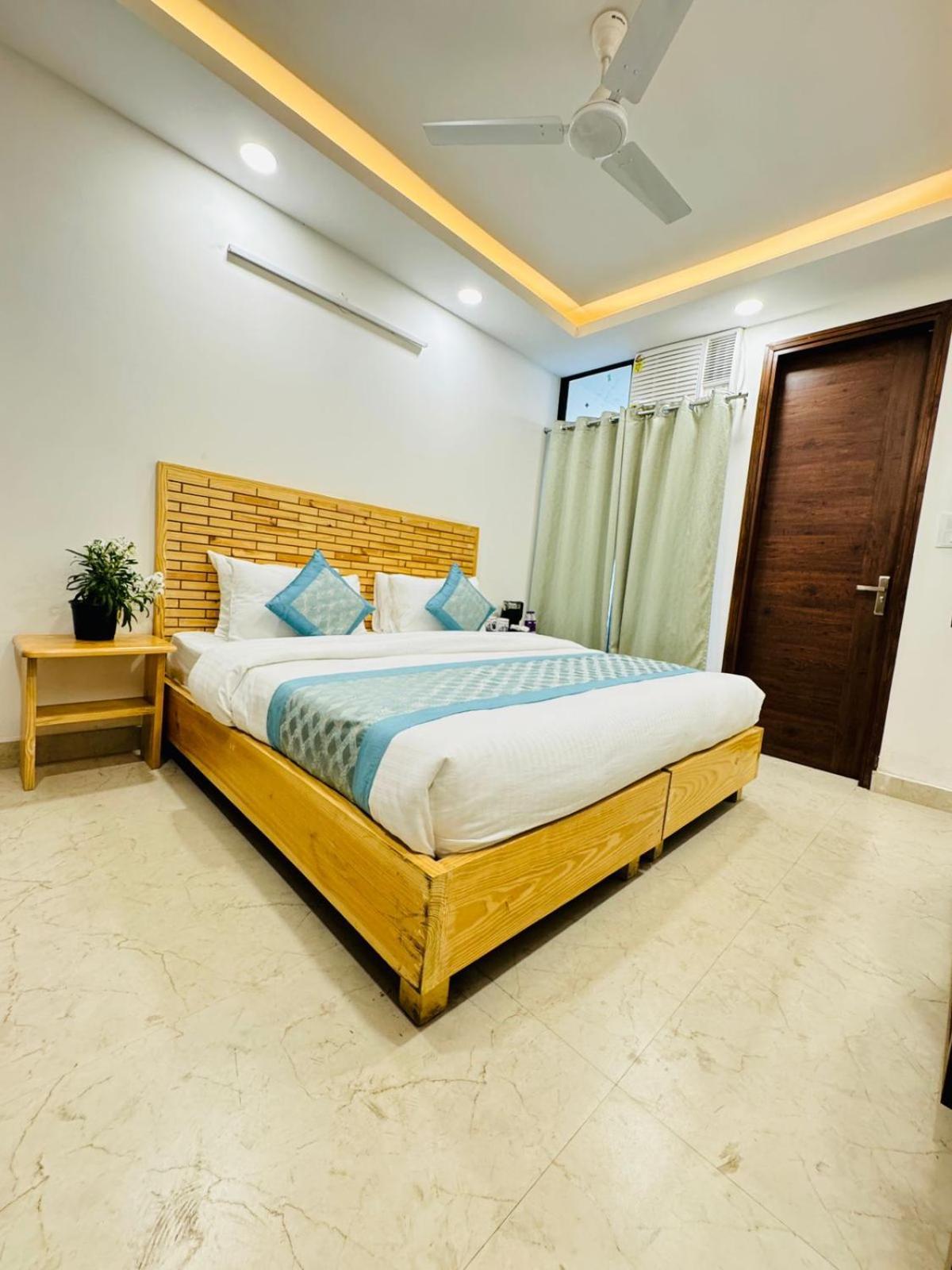 Hotel Ashram View Just 10 Minute Away Form Nizamuddin Railway Station New Delhi Eksteriør billede